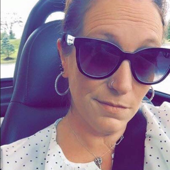 Meet your Posher, Kelli - Picture 4 of 5